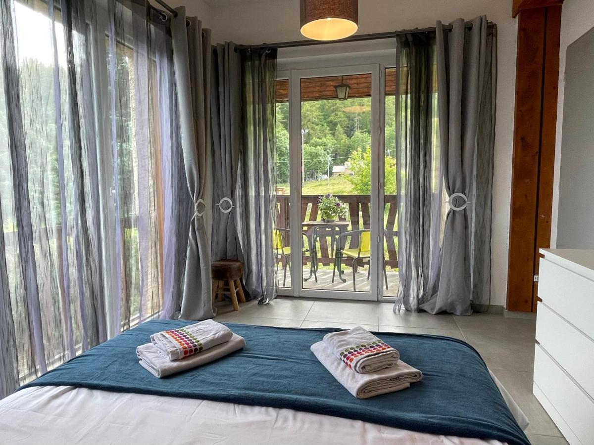 Maison L'Aiguille - 2 Appartements, 5 Chambres Et Table D'Hotes Au Pied De La Montagne A La Station De Laye ภายนอก รูปภาพ